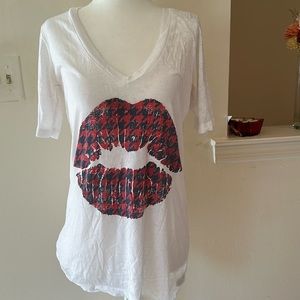 Distressed Lips Chaser Tee